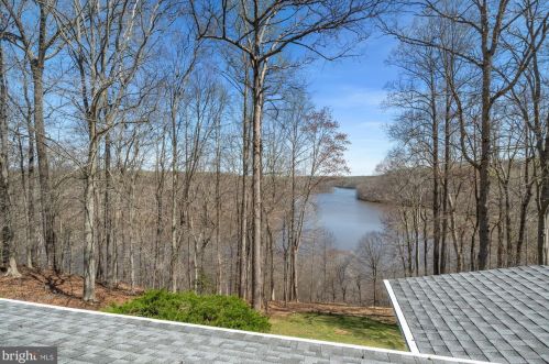 11419 Occoquan Oaks Ln, Woodbridge, VA 22192-6038