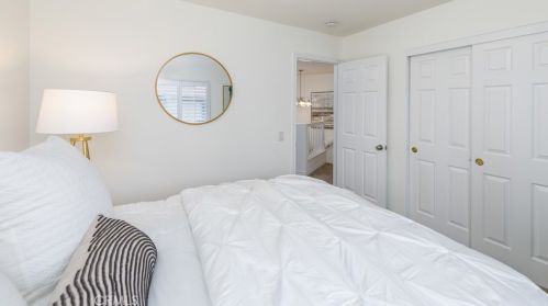 10404 Rutgers Ct, Cypress CA  90630-4229 exterior