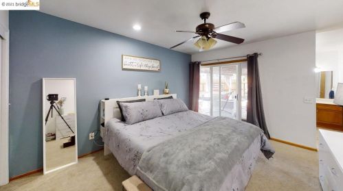 1654 Donner Way, Woodland CA  95695-5564 exterior