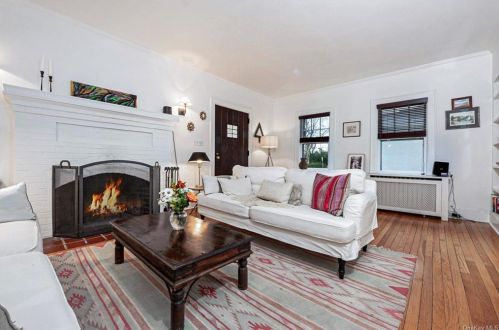 7 Edgewood Rd, Scarsdale, NY 10583-5923