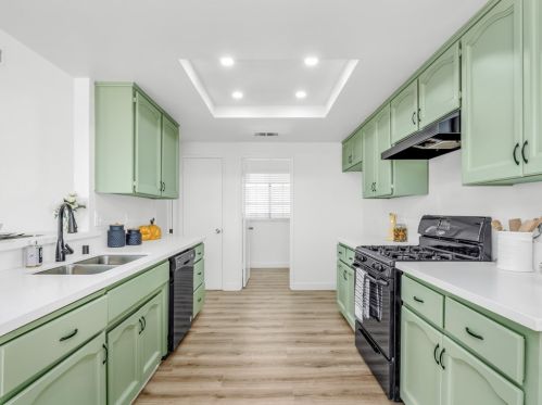 855 Mount Whitney Ave, Laton CA  93242-9724 exterior