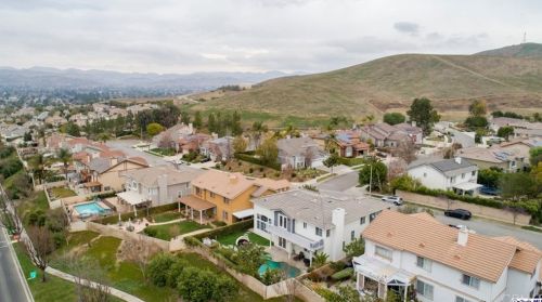 721 Cinnabar Pl, Simi Valley CA 93065-7200 exterior