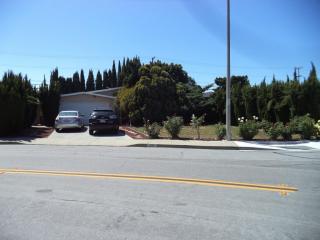 1047 Rembrandt Dr, Sunnyvale, CA 94087-2849