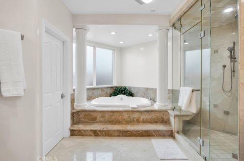 10026 Mattock Ave, Downey CA  90240-3529 exterior