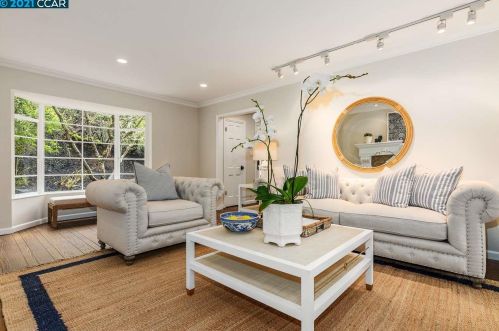 7 Calvin Ct, Orinda CA  exterior