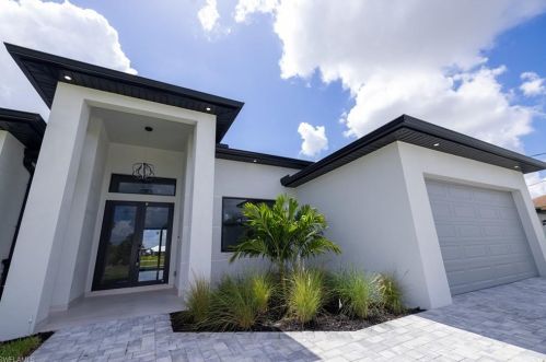 1323 16th Pl, Cape Coral, FL 33909-1659