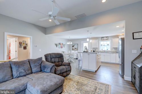 4 Highland Dr, Seaford DE  19973-4827 exterior