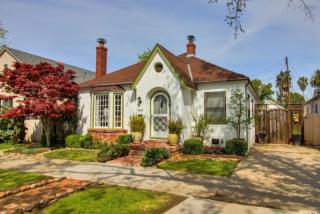 2605 T St, Sacramento, CA 95816-7321