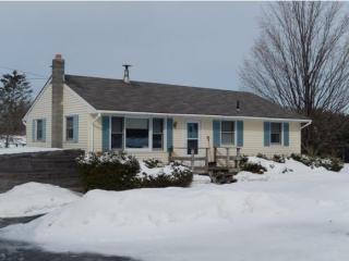 3183 Case St, Middlebury, VT 05753-9197