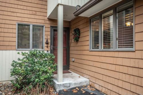 29 Bathcrescent Ln, Bloomfield, CT 06002-2155