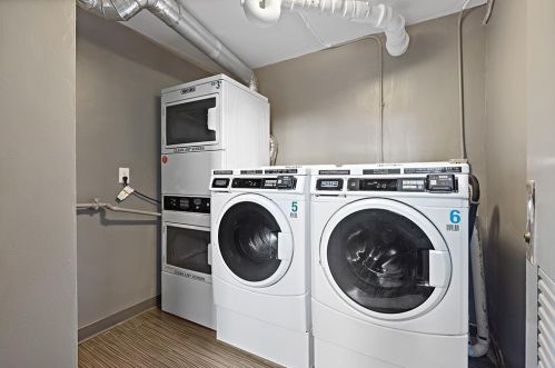 380 Mountain Rd, Union City NJ  07087-7340 exterior