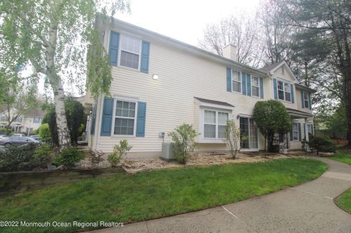 1117 Roseberry Ct, Morganville, NJ 07751-1785
