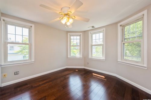 200 1st Ave, New Hyde Park NY  11040-4809 exterior