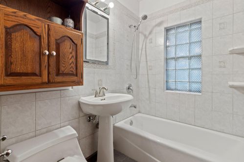 2577 69, Milwaukee WI 53219-2503 exterior