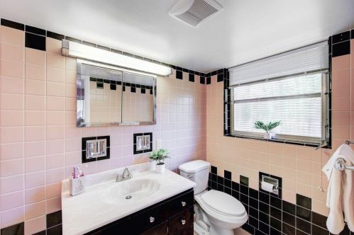 8481 Arborcrest Dr, Cincinnati OH 45236-1428 exterior