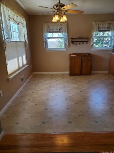 9 Equestrian Way, Poughquag NY  12570-5901 exterior