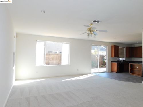 3152 Fairholm Ct, Modesto CA  95355-8680 exterior