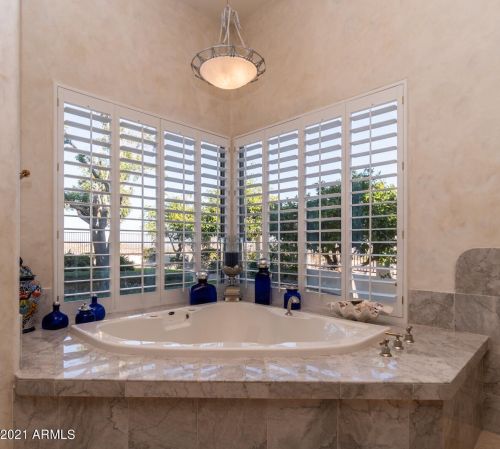 15645 7 St, Phoenix AZ 85014-4142 exterior