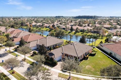 5454 Barbados Sq, Vero Beach, FL 32967-7677