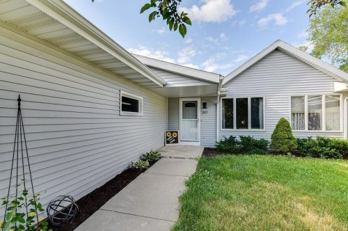397 Madison St, Cambridge, WI 53523-9417