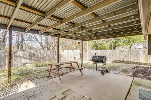 816 Bentle St, Cedar Hill TX 75104-9244 exterior