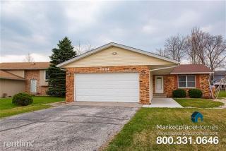 3994 Willowood Ct, Crown Point, IN 46307-8945