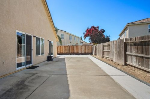 2311 Portifino St, Manteca CA  95337-8405 exterior