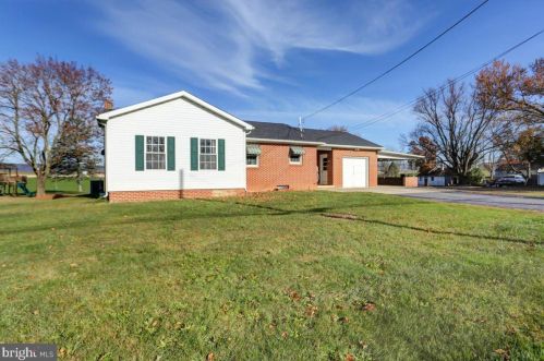 2173 Newville Rd, Carlisle, PA 17015-7747