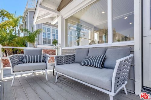 307 Fernando St, Newport Beach CA  92661-1236 exterior