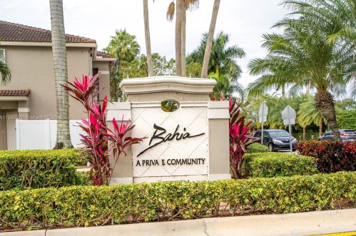 12615 53rd St, Hollywood, FL 33027-5490