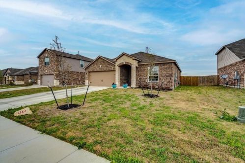 1384 Violet Ln, Uhland, TX 78640