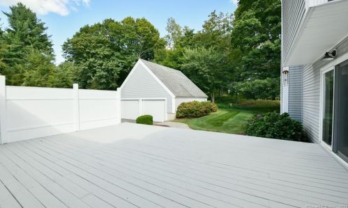 290 Main St, Cheshire CT  06410-3112 exterior