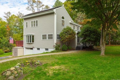 35 Cottam Hill Rd, New Hamburg, NY 12590-1242