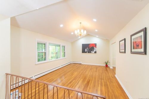 35 Buttonhook Rd, Chappaqua, NY 10514-1215