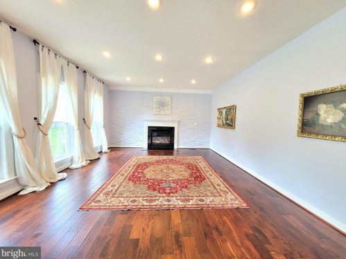 16399 Kramer Estate Dr, Woodbridge VA  22191-6003 exterior
