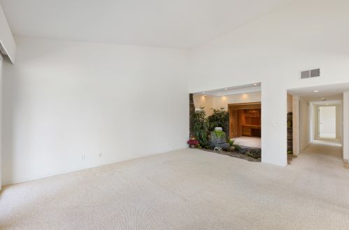 14 Seville Dr, Rancho Mirage CA  92270-3850 exterior