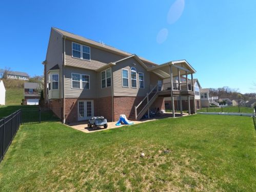 6044 Middlefield Dr, Mc Donald PA  15057-3562 exterior