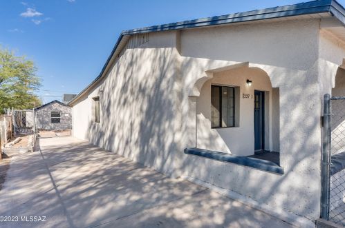 227 24th St, Tucson, AZ 85713-1643