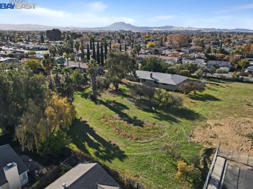 4960 Fuschia Way, Oakley CA  94561-2045 exterior