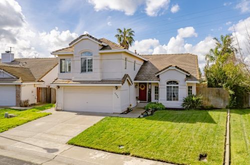8856 Hiddenspring Way, Elk Grove CA  95758-6153 exterior
