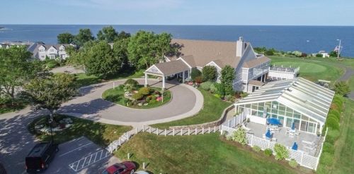 39 White Cliff Dr, Plymouth, MA 02360-8009