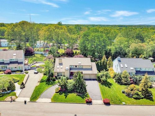 12 Greene Ct, Hauppauge, NY 11788-4362