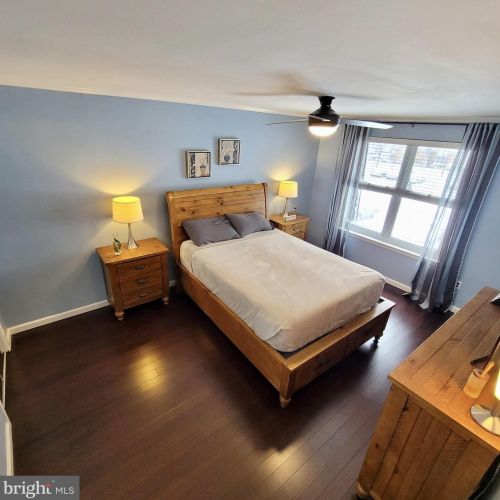 2038 Harbour Dr, Palmyra NJ 08065-1118 exterior