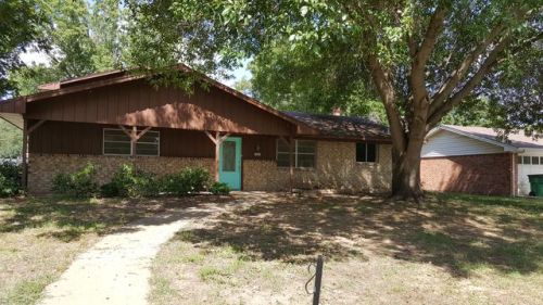 225 Rowland St, Stephenville TX  76401-1956 exterior