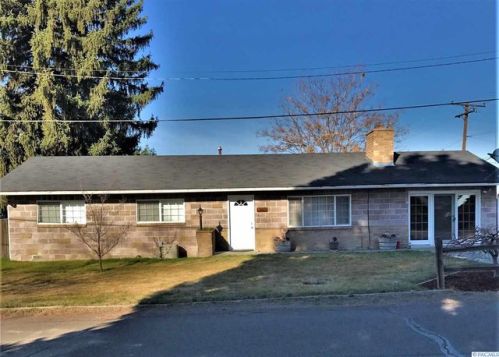 112 Sunset Way, Zillah, WA 98953-9429