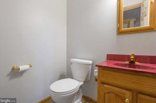 5 Pinyon Pine Cir, Wilmington DE  19808-1008 exterior