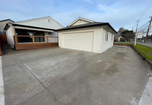 2431 Guerneville Rd, Santa Rosa CA  95403-4101 exterior