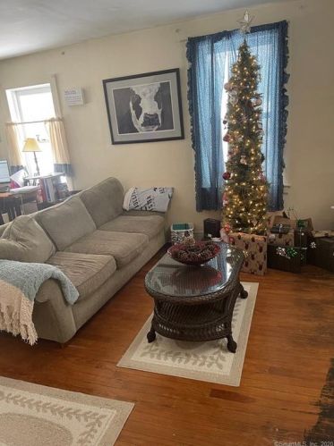 15 Parsonage Rd, Higganum, CT 06441-4124