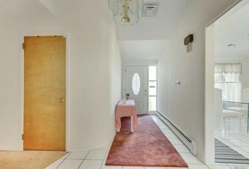 3 Roosevelt Ave, Muttontown NY 11545-1531 exterior