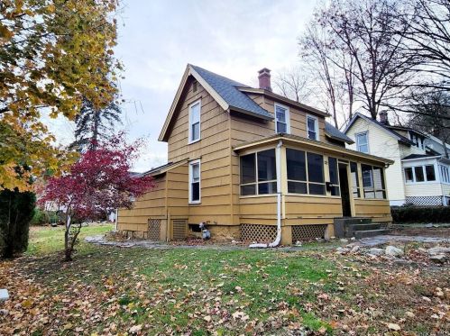 39 First St, Hillburn, NY 10931-1230